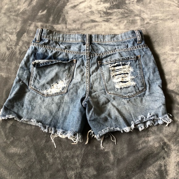 Denim cutoff shorts - Picture 4 of 5